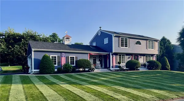 34 Brooks Farm Drive, Bristol, RI 02809