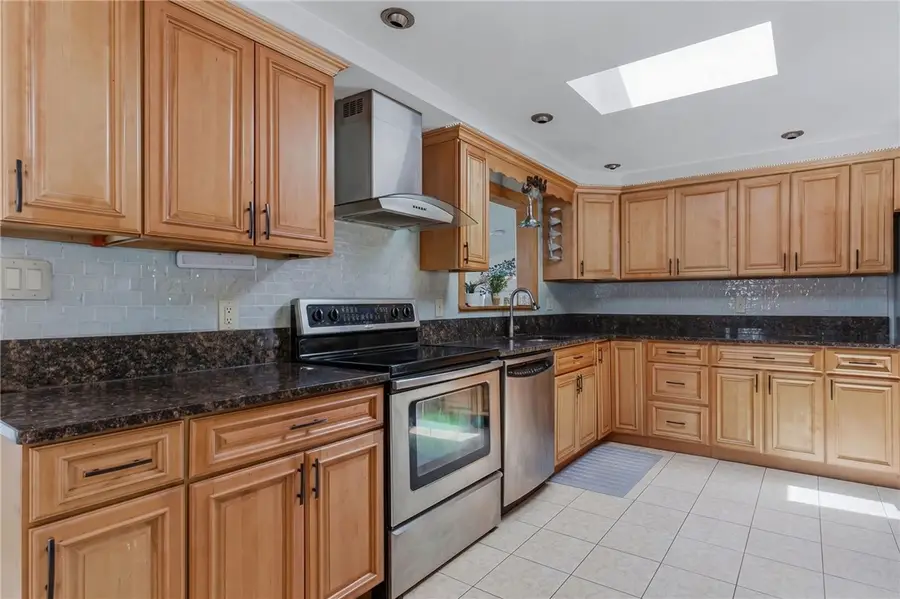 194 Parkside Avenue, Pawtucket, RI 02861 - #3