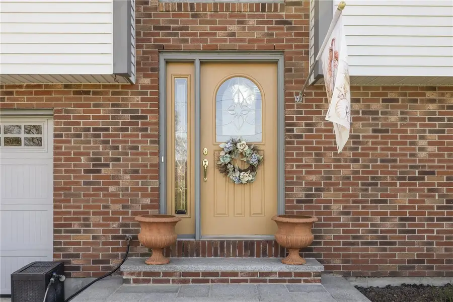 11 Renfrew Avenue, Middletown, RI 02842 - #3