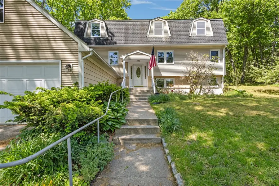 416 Farnum Pike, Smithfield, RI 02917 - #2
