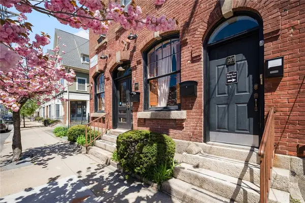 207 Douglas Avenue, Providence, RI 02908