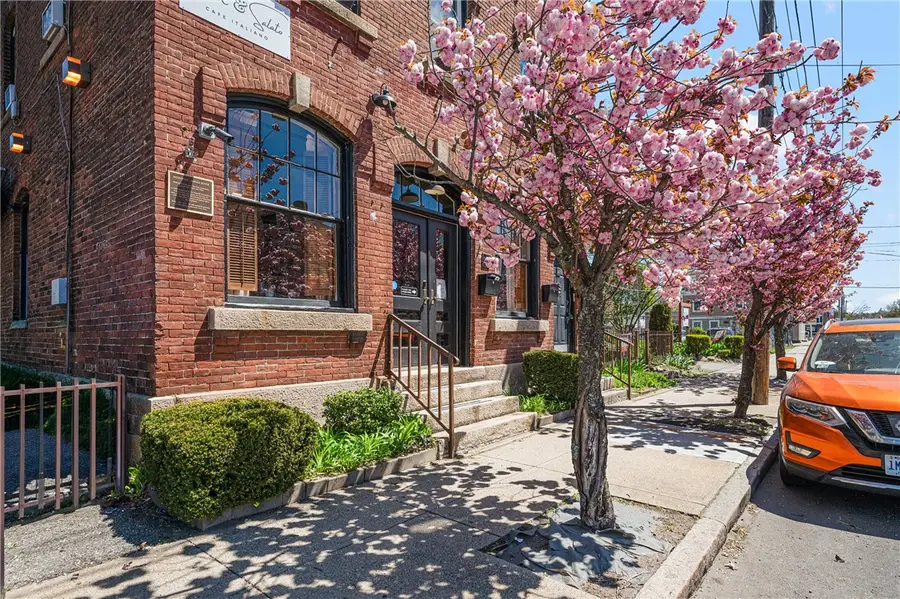 207 Douglas Avenue, Providence, RI 02908 - #2