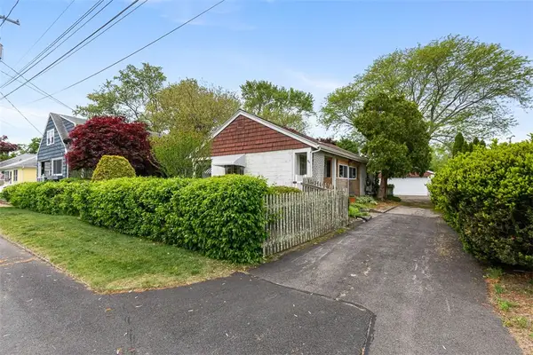 46 Somerset Avenue, East Providence, RI 02915
