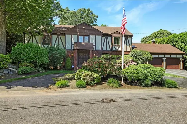 82 Mountain Laurel Drive, Cranston, RI 02920