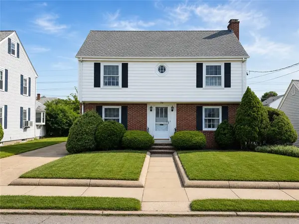 70 Floral Park Boulevard, Pawtucket, RI 02861
