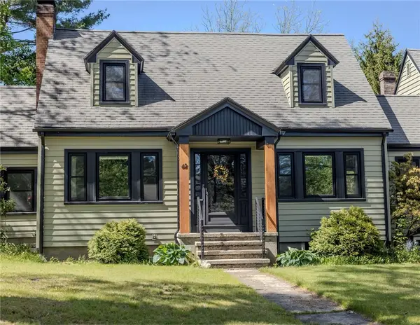 42 Mechanic Street, North Smithfield, RI 02896