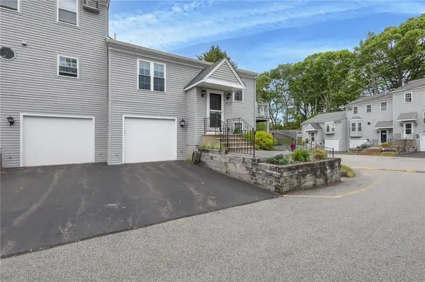 565 Quaker Lane #74, West Warwick, RI 02893