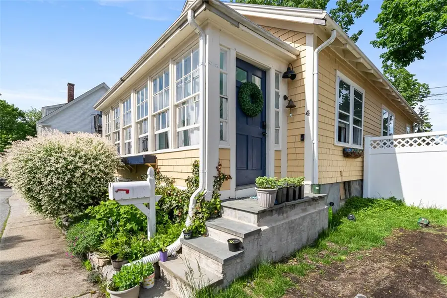 4 Findlay Place, Newport, RI 02840 - #3