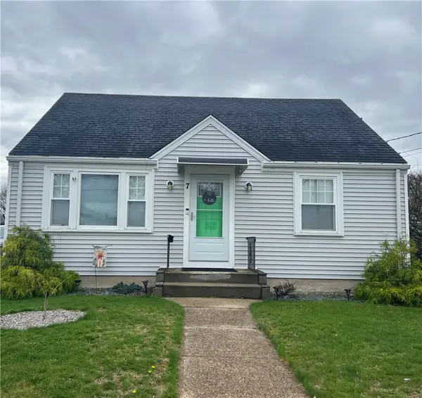 7 Bella Avenue, Pawtucket, RI 02861