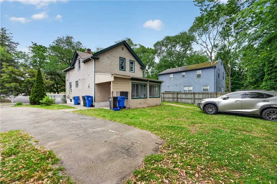 8 Arlington Avenue, Cranston, RI 02920 - #2