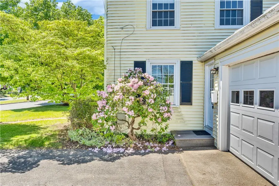 172 Hoyt Avenue, Rumford, RI 02916 - #3