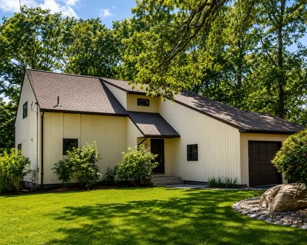 6 Acacia Court, Coventry, RI 02816