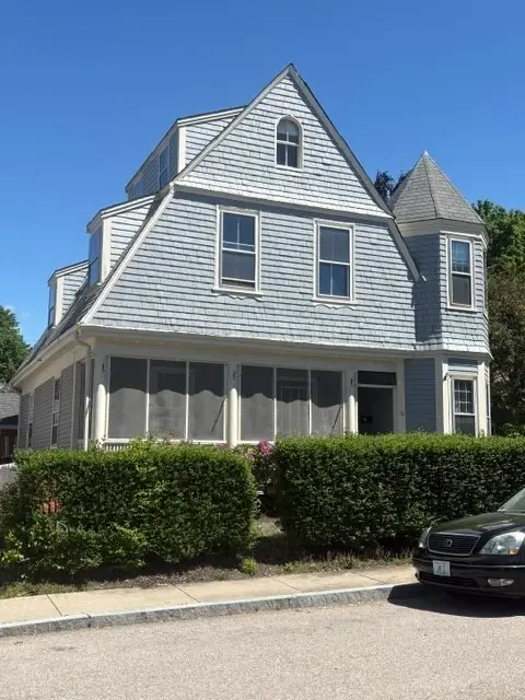 4 Dresser Street, Newport, RI 02840
