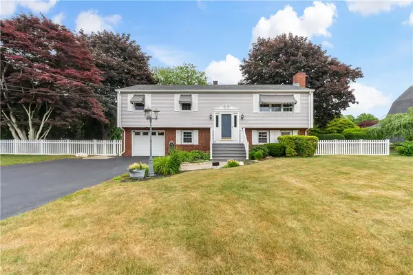 28 Eveready Avenue, Bristol, RI 02809