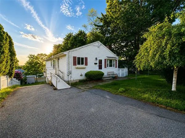 285 Saint Louis Avenue, Woonsocket, RI 02895