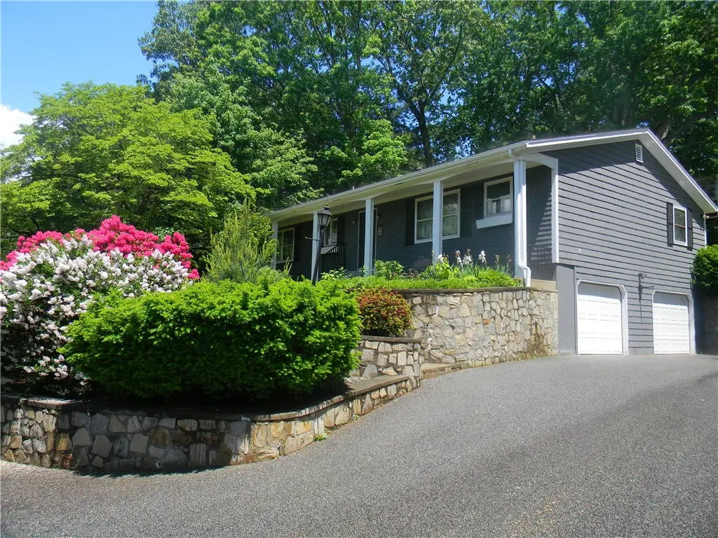 90 Quaker Drive, West Warwick, RI 02893 - #1