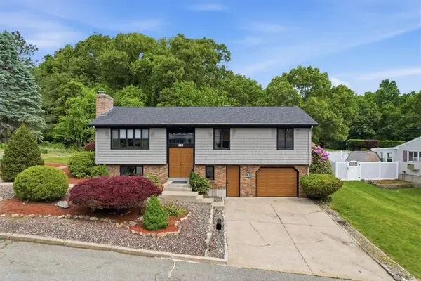 101 Manchester Farm Road, North Providence, RI 02904