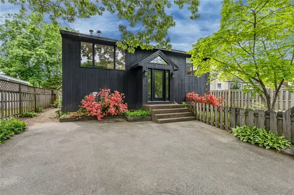 23 Lawndale Drive, Warwick, RI 02818