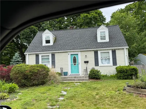 105 Lake Drive, North Kingstown, RI 02852