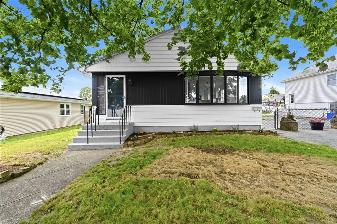 216 Toledo Avenue, Pawtucket, RI 02860 - #1