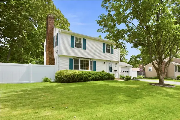 30 Monmouth Drive, East Providence, RI 02915