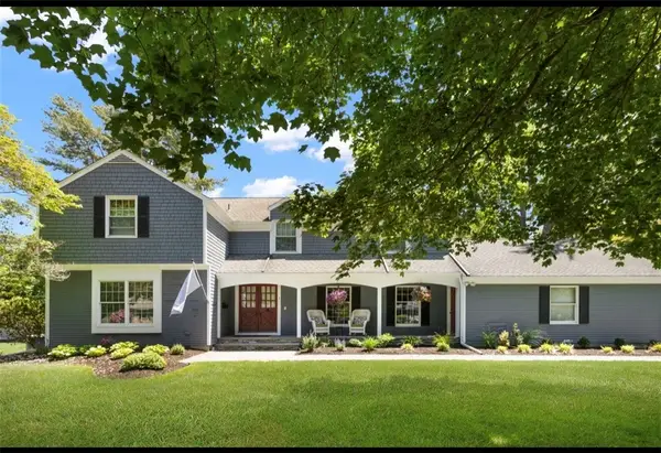 1 Pierce Court, Barrington, RI 02806
