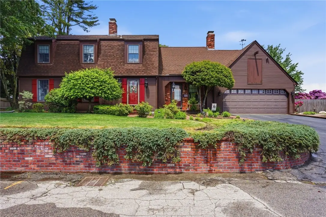 34 Robin Lane, West Warwick, RI 02893 - #1