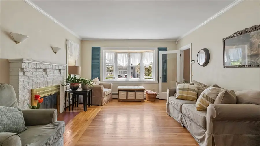 19 Griswold Avenue, Cranston, RI 02910 - #3