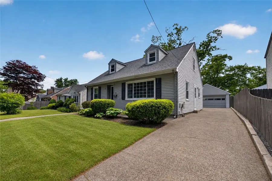 82 Parkside Avenue, Pawtucket, RI 02861 - #2