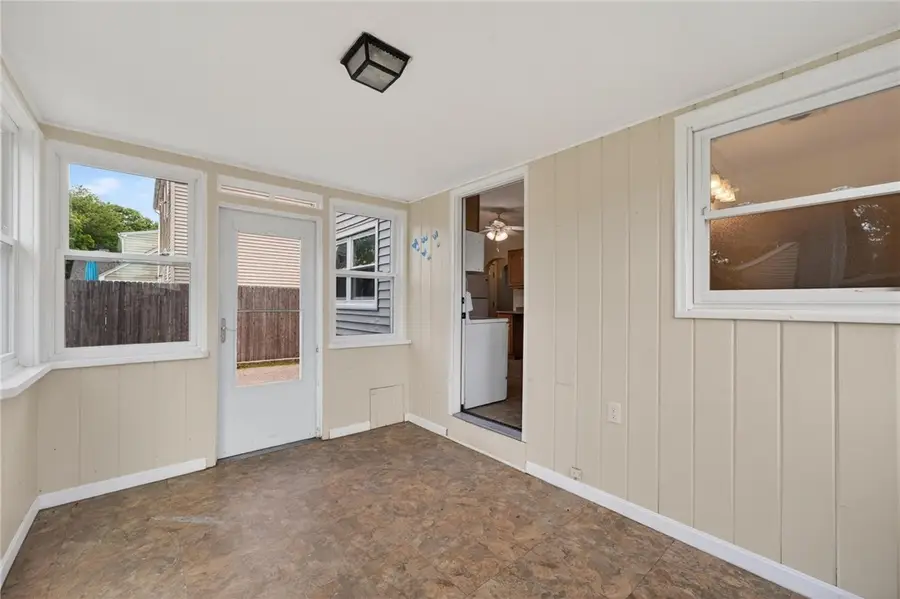 82 Parkside Avenue, Pawtucket, RI 02861 - #3