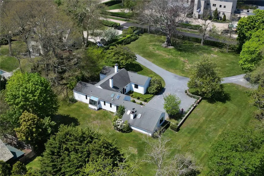 18 Ledge Road, Newport, RI 02840 - #3