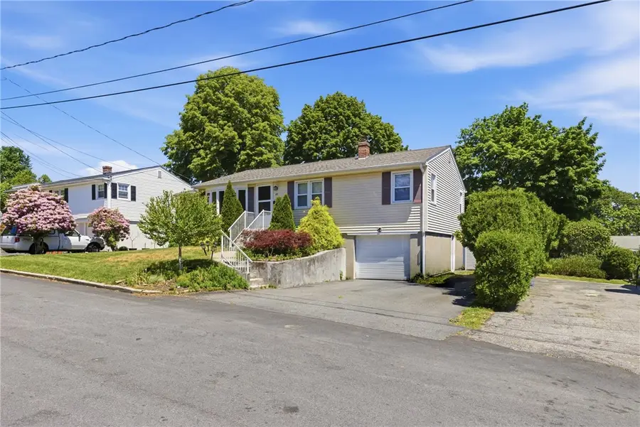 39 Salem Avenue, Cranston, RI 02920 - #3