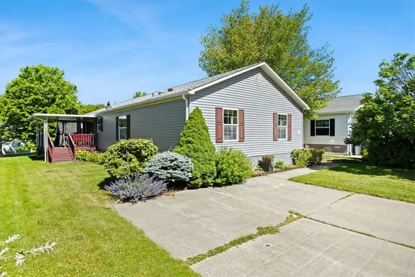 59 Robin Drive, Tiverton, RI 02878