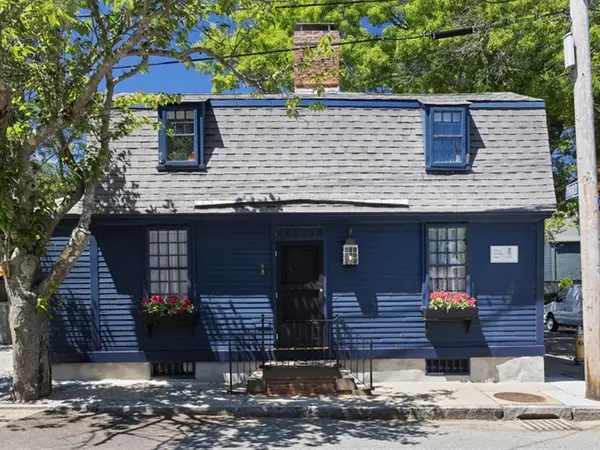 15 Willow Street, Newport, RI 02840