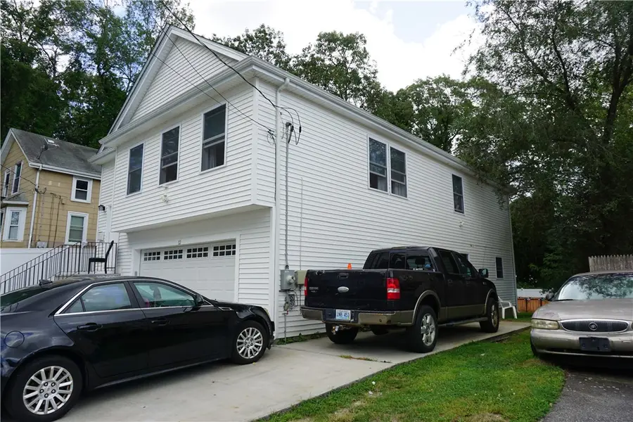 12 Thomas Avenue, Pawtucket, RI 02860 - #3