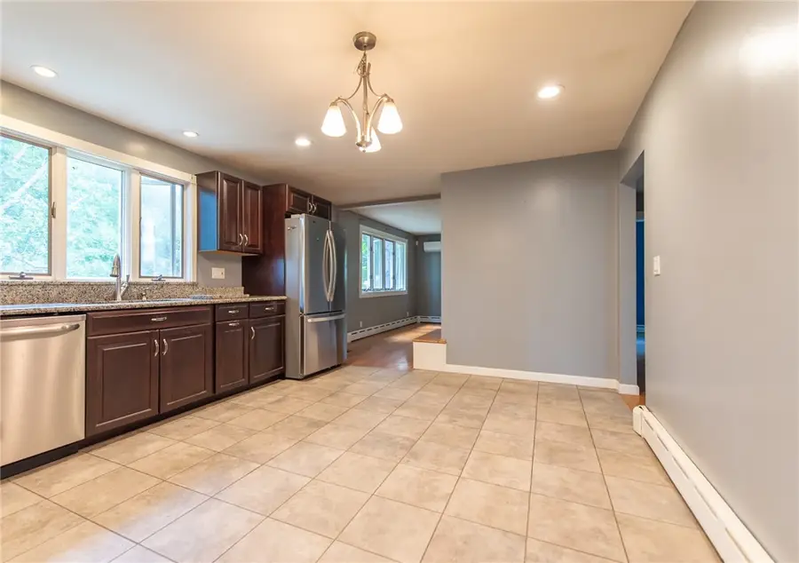 11 Country Hill Road, Cumberland, RI 02864 - #3