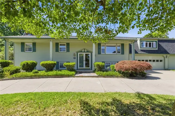 550 Algonquin Drive, Warwick, RI 02888