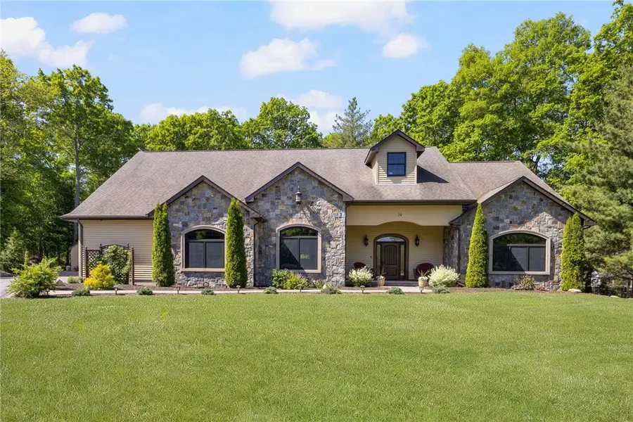 19 Blacksburt Court, Saunderstown, RI 02874 - #2