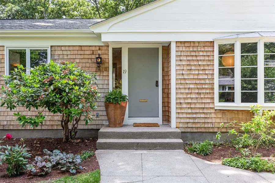 19 Preston Drive, Barrington, RI 02806 - #2