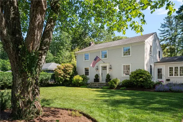3 Oak Manor Drive, Barrington, RI 02806