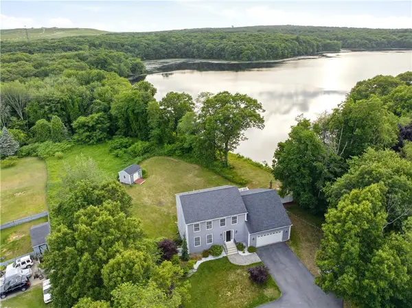 12 Woodlake Drive, Johnston, RI 02919