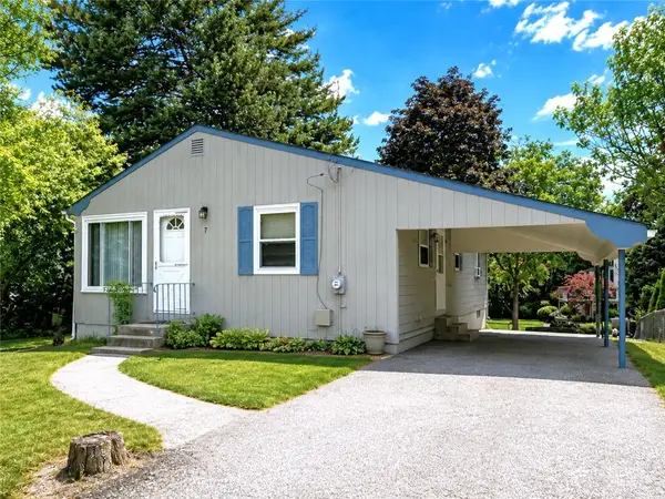 7 Dell Street, Coventry, RI 02816