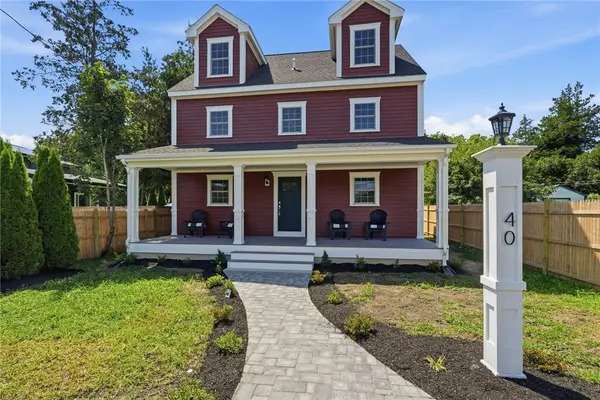 40 Congregational Street, Bristol, RI 02809