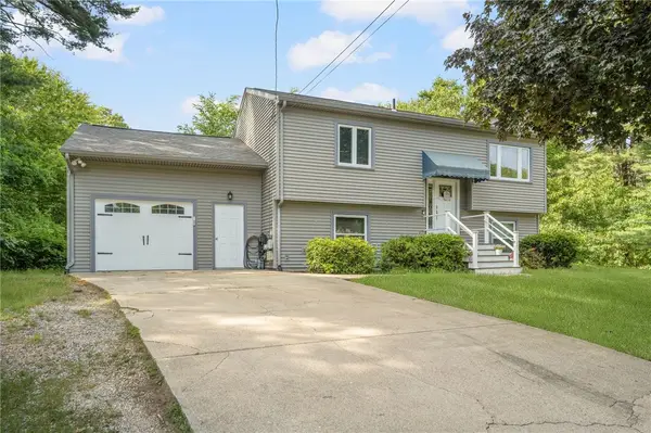 40 Red Oak Drive, Coventry, RI 02816