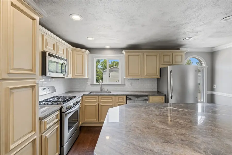 1310 Douglas Avenue, North Providence, RI 02904 - #3