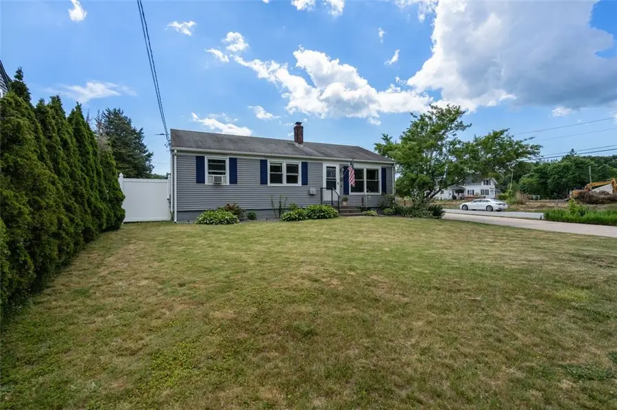 302 Shore Acres Avenue, North Kingstown, RI 02852 - #2