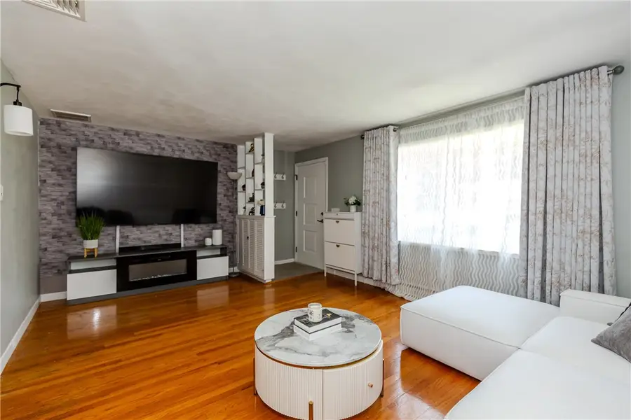 7 Oakcrest Drive, North Providence, RI 02904 - #3