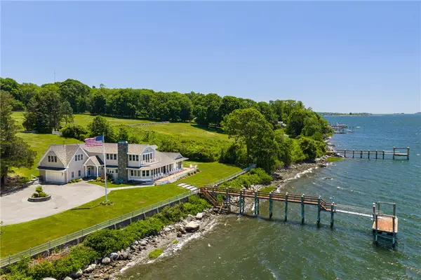 149 Nanaquaket Road, Tiverton, RI 02878