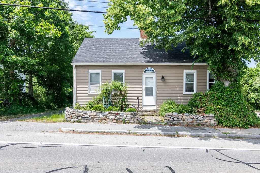 661 Washington Street, Coventry, RI 02816 - #1