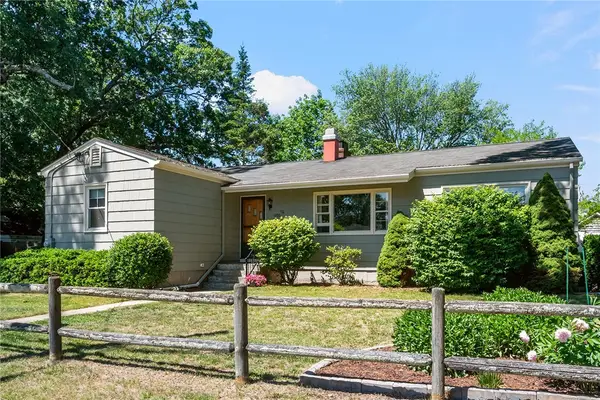 905 Bullocks Point Avenue, East Providence, RI 02915